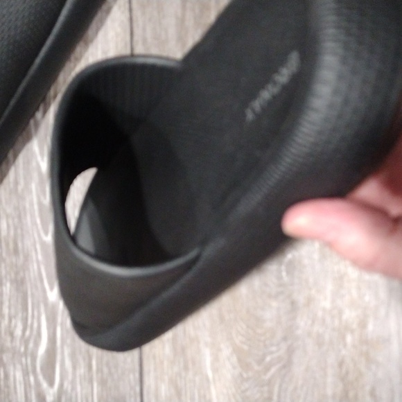 Bronax black slides. NWOT. Size 9.5 - Picture 6 of 10